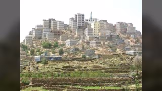 مصدر عسكري: ضبط 3 عناصر إرهابية مشتبهة وأسلحة متنوعة في منازل بلحج