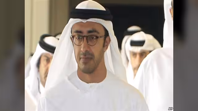 "آل نهيان" يطالب باسترداد الجزر الإماراتية من المحتل الإيراني