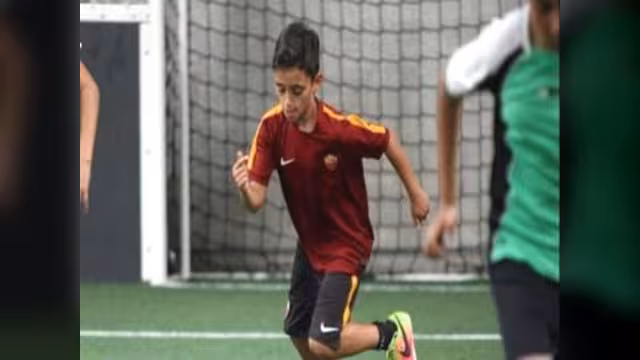 بالفيديو.. شاهد مهارات توماسيلي الطفل المعجزة الذي حقق حلمه باللعب لروما