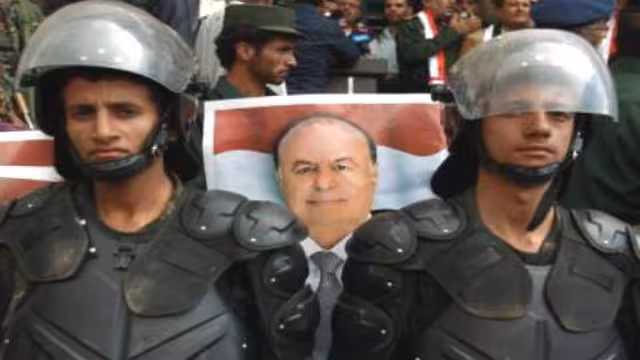 رفض الحوثيين لتكليف بن مبارك يضع هادي بمأزق (تقرير)