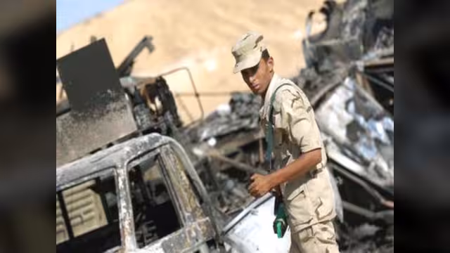 مصر: مقتل 25 عسكرياً بانفجار في سيناء