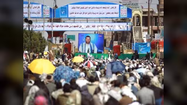 الحوثي "يهدي" حصة جماعته بالحكومة للجنوبيين