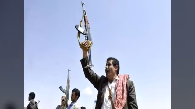 الحوثيون بمعقل "القاعدة" في رداع بمساعدة الجيش
