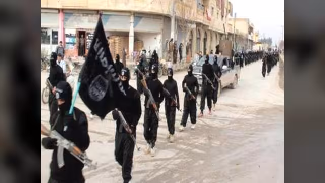 15 ألف مقاتل أجنبي من 80 بلدا بسوريا والعراق