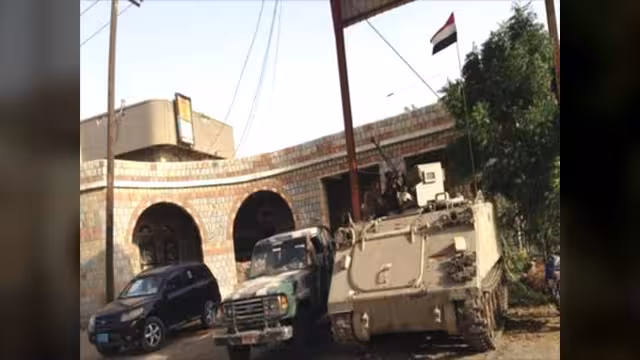 القاعدة تحتجز 15 جندياً رهائن بعد هجوم في الحديدة