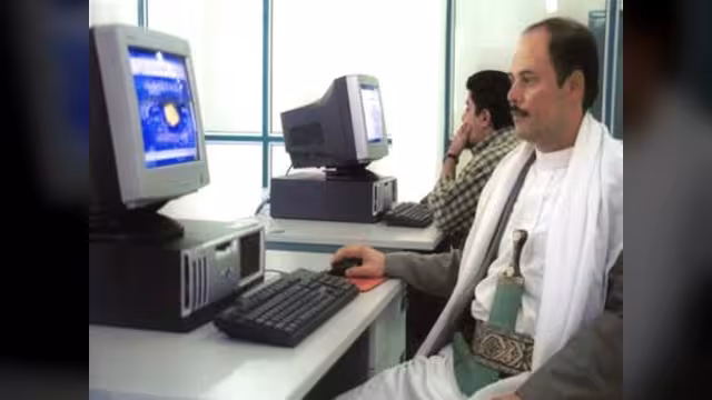 انقطاع "الإنترنت" يعزل اليمن عن العالم
