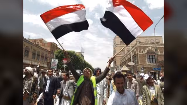 البيض من حليف لإيران في "الحراك" إلى خصمها