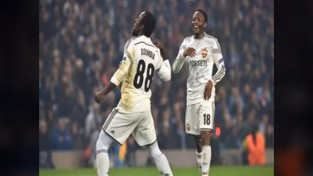 بالفيديو.. لاعب إيفواري يحتفل عبر استعمال "المصاصة"!