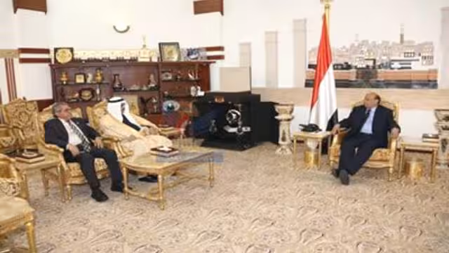 الرئيس هادي يستقبل مبعوث مجلس التعاون ويتطلع لاستمرار الدعم الخليجي