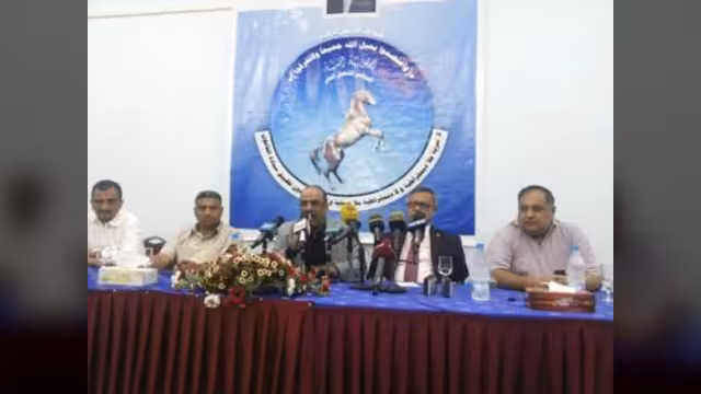 قيادات بالمؤتمر تهدد بتأسيس حزب في الجنوب بسبب إقصاء هادي