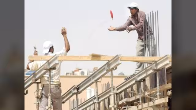 خصوصية الوظائف تمنح اليمنيين حصانة مؤقتة في الخليج