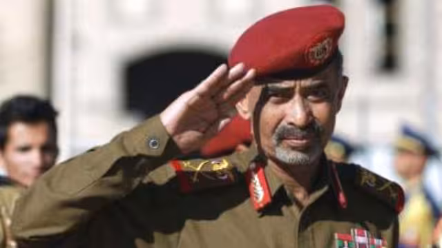 اللواء الصبيحي يستقبل الزائرين ويؤكد على حل عبر البرلمان.. (تفاصيل لقاء بعد انسحاب المسلحين)