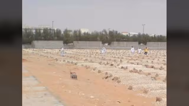 مقبرة العود السعودية تجمع الحاكم والمحكوم
