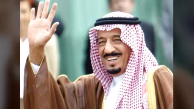 العاهل السعودي يجري أكبر تعديل وزاري في تاريخ المملكة (وزراء جدد وإلغاء 12 هيئة حكومية)