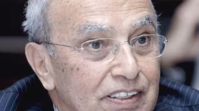 مصدر مقرب من الإرياني يؤكد استقالته من منصبه كمستشار رئاسي