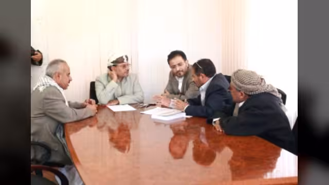 لجنة التسجيل في المجلس الوطني للحوثيين ترفض الكشف عن النواب المسجلين لديها وبشر ينسحب منها