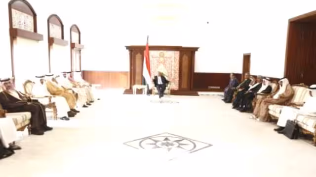 الرئيس هادي يستقبل في عدن وفداً خليجياً رفيعاً برئاسة الزياني