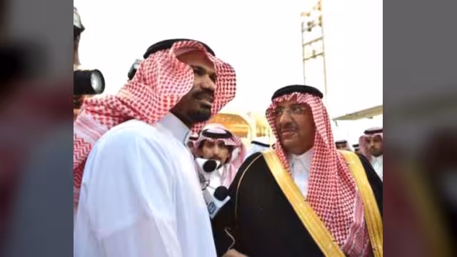 الخالدي يصل إلى الصالة الملكية بمطار الرياض ومحمد بن نايف على رأس مستقبليه
