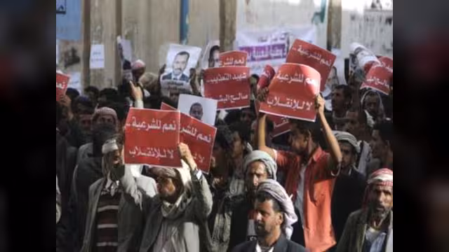 صراع هادي والسقاف يتصاعد ومقتل متظاهر برصاص الحوثيين
