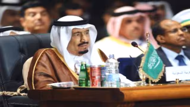 لقاءات عربية وغياب سوري بافتتاح قمة شرم الشيخ