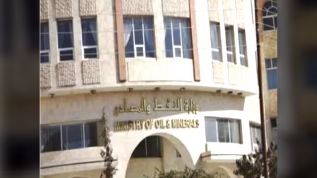 وزارة النفط تؤكد توفر المشتقات النفطية في جميع المحافظات