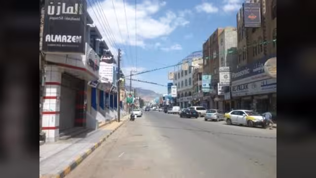 موجات نزوح وخوف وهلع في مدن اليمن