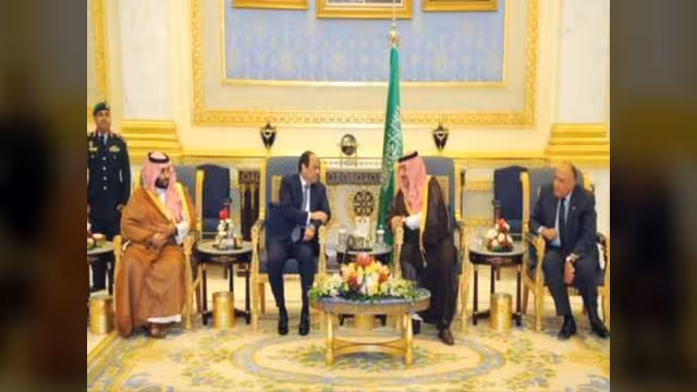 السيسي يختتم زيارة خاطفة للرياض