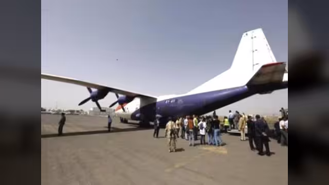 3 طائرات محملة بمواد إغاثية تصل مطار صنعاء