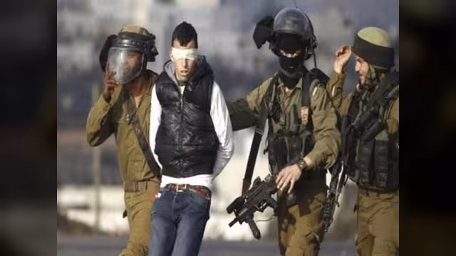 الجيش الإسرائيلي يعتقل 17 فلسطينيا في الضفة الغربية