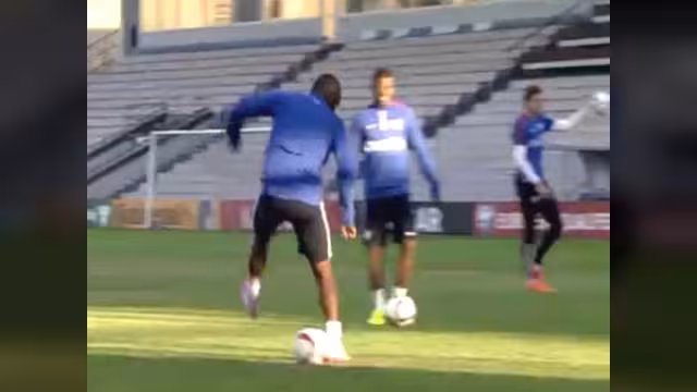 بالفيديو.. هدف هولندي خرافي بكعب القدم من ركلة جزاء