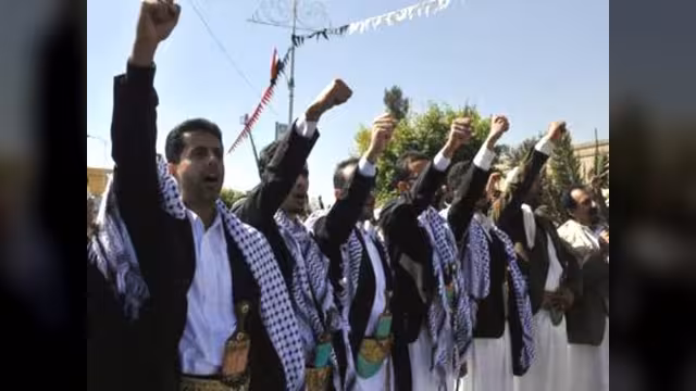 الحوثيون يقوّضون بقايا الإعلام الحكومي