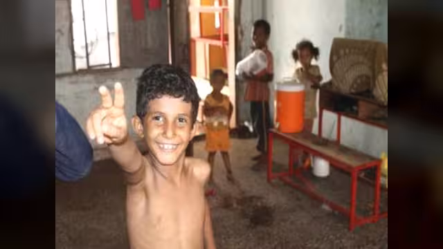 سماء عدن يملؤها الدخان وحمّى الضنك لا ترحم اليمنيين