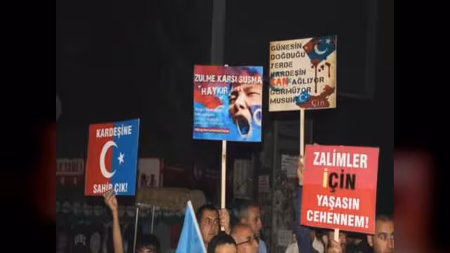 الإيغور يفجرون أزمة بين الصين وتركيا