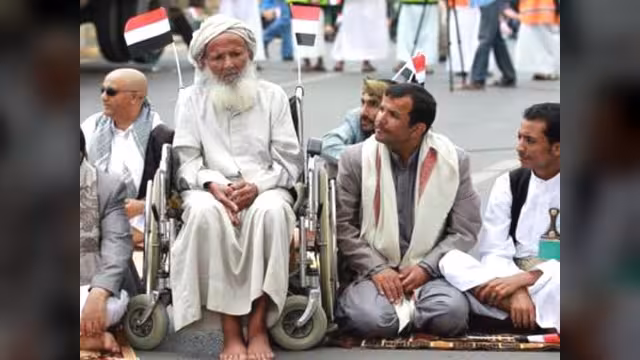 مسنّو اليمن تحت القصف