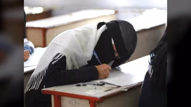 استئناف الدراسة.. طلاب اليمن يخشون العودة إلى الجامعة