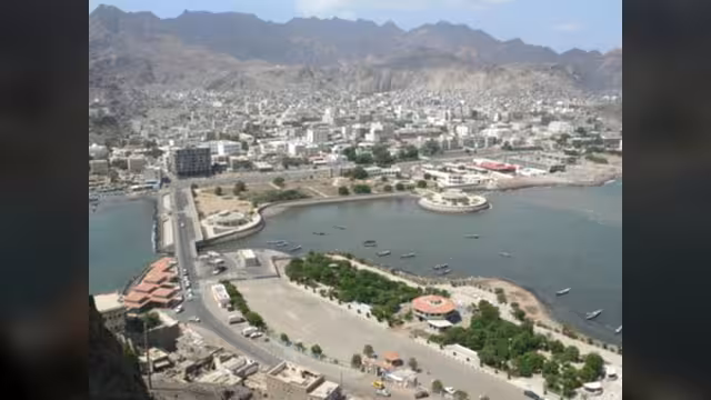 نفي سيطرة القاعدة على ميناء عدن.. و"الشائعة" يعتقد أن وراءها صالح
