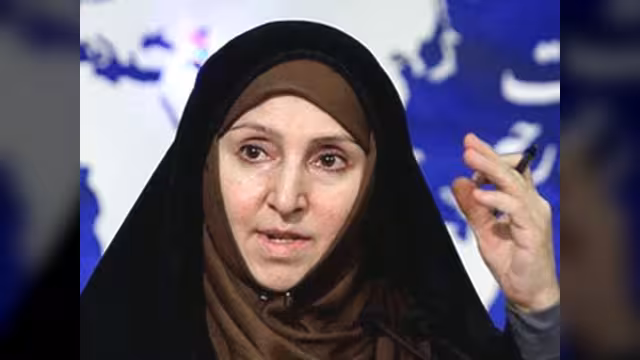 إيران تبرر مغادرة سفيرها في صنعاء ب "الإجازة الصيفية"