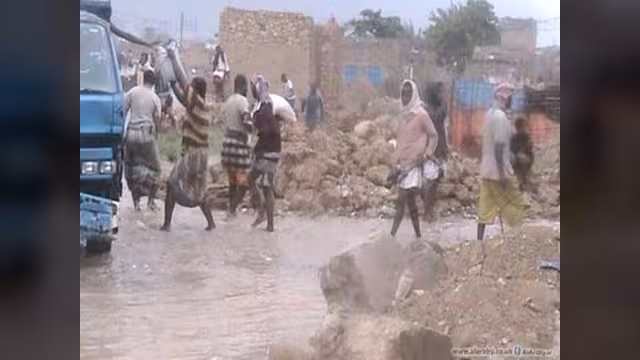 بالصور.. سقطرى تنجو وحضرموت تتأهب للإعصار تشابالا