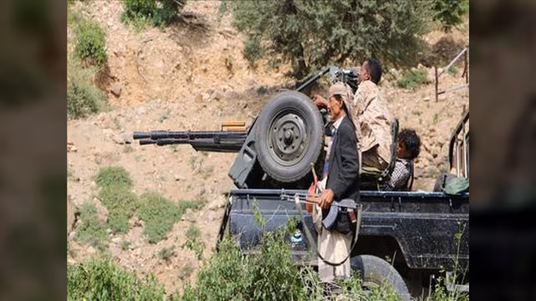 الحوثيون ينفون مقتل شقيق عبدالملك الحوثي