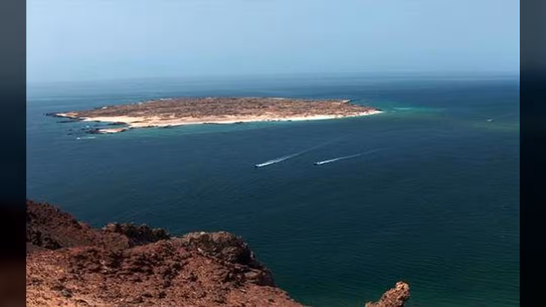 مسلحون يعتدون على ميناء قنا التاريخي بمحافظة شبوة