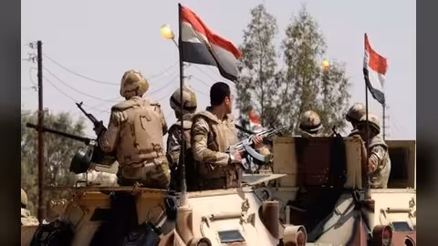 مصر: مقتل ضابط في سيناء وشركات طيران بريطانية تعلق رحلاتها