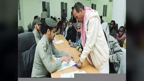 ولي العهد السعودي يوجه بالتمديد 6 أشهر لحاملي هوية زائر اليمنيين في السعودية