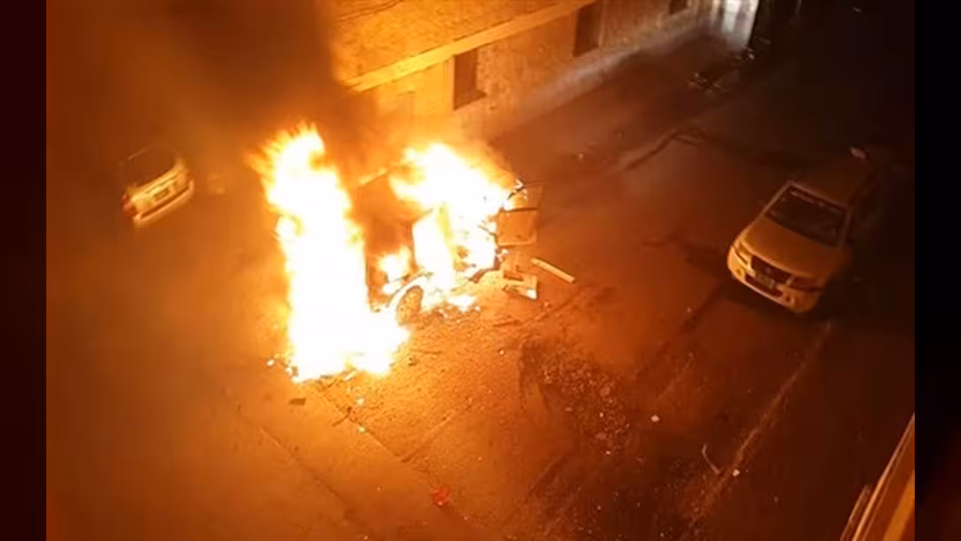 انفجار سيارة قرب مقر حزب الإصلاح بعدن