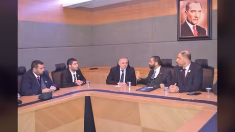 الشيخ حميد الاحمر يلتقي برئيس البرلمان التركي لمناقشة القضية الفلسطينية (صور)