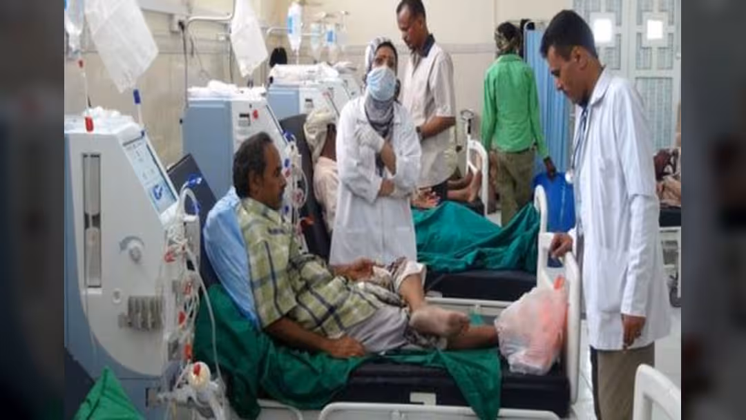 الصليب الأحمر يسلم  "الصحة" 100 ألف بيالة من عقار الأنسولين لمرضى السكر