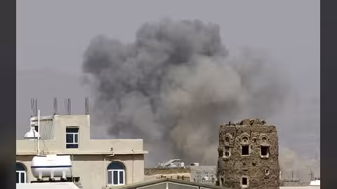 طيران التحالف يقصف مواقع للحوثيين في صنعاء وعمران