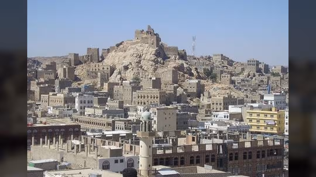 سيارة مفخخة تستهدف مقر إدارة الأمن في البيضاء