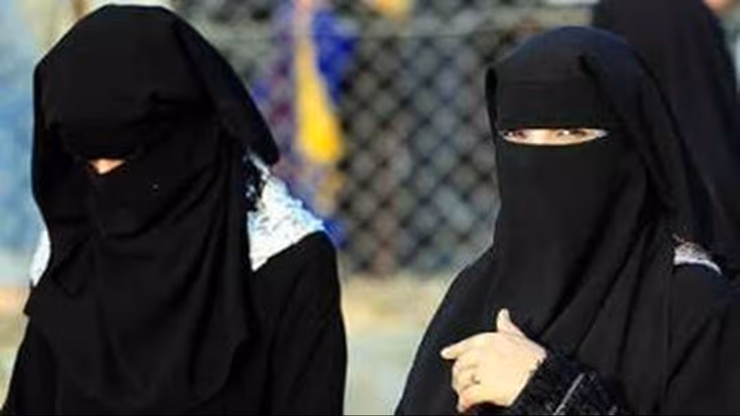 الحكم بحبس فتاة 18 شهر لرفضها خلع النقاب في بلجيكا