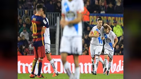 برشلونة يفرط في تقدمه بهدفين ويسمح لديبورتيفو بالتعادل (فيديو)