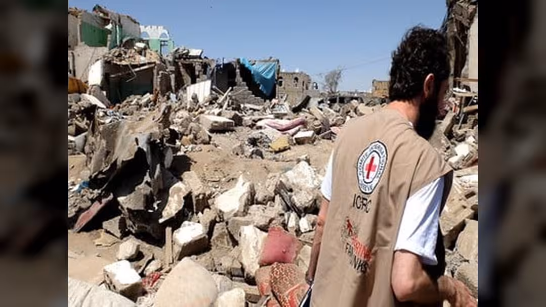 الصليب الأحمر: لم نغادر اليمن
